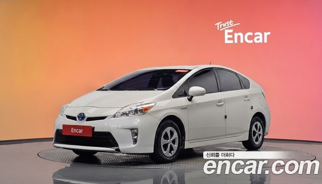 Toyota Prius 1.8 E — пробег 166 964 км — фото 1 из 5