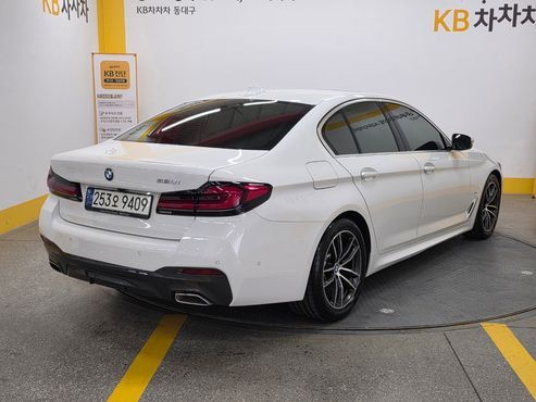 BMW 5-Series 520i M Sport — пробег 39 853 км — фото 2 из 5
