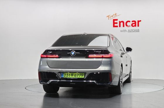 BMW 7-Series 740d xDrive M Sport — пробег 5 581 км — фото 4 из 5