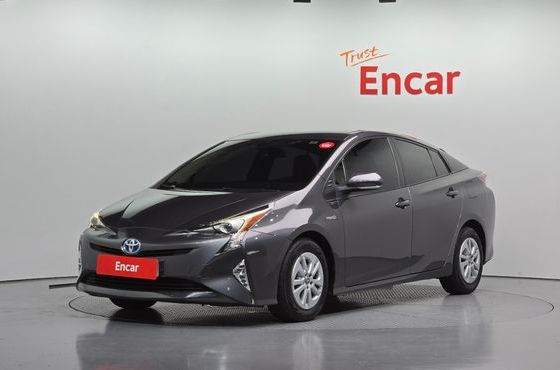 Toyota Prius 1.8 E — пробег 98 094 км — фото 1 из 5