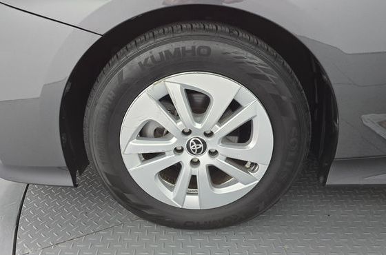 Toyota Prius 1.8 E — пробег 98 094 км — фото 5 из 5