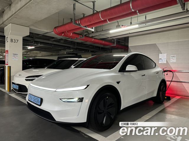 Tesla Model Y Premium RWD — пробег 731 км — фото 2 из 5