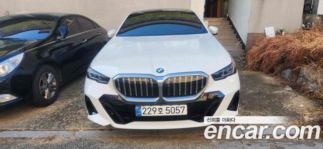 BMW 5-Series 520i M Sport — пробег 17 000 км — фото 1 из 5