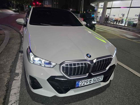 BMW 5-Series 520i M Sport — пробег 17 000 км — фото 2 из 5