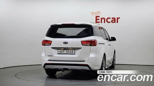 Kia Carnival из Кореи Encar