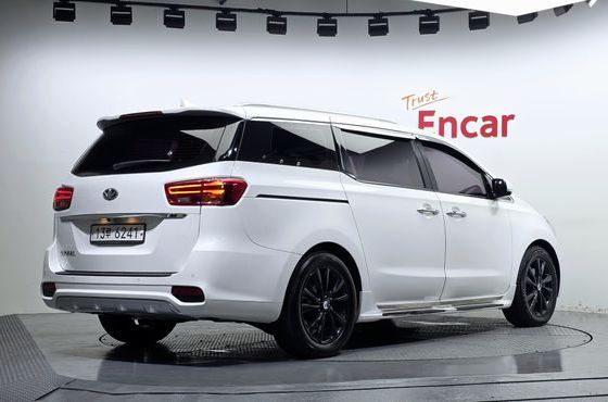 Kia Carnival 9-Seater Prstige — пробег 191 133 км — фото 3 из 5