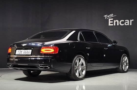Bentley Flying Spur 4.0 — пробег 79 008 км — фото 2 из 5