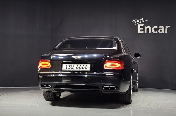 Bentley Flying Spur 4.0 — пробег 79 008 км — фото 4 из 5