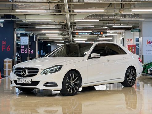 Mercedes-Benz E-Class E300 4MATIC Avantgarde — пробег 73 000 км — фото 1 из 5