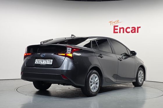 Toyota Prius 1.8 — пробег 63 191 км — фото 2 из 5
