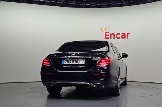 Mercedes-Benz E-Class E300 Avantgarde — пробег 145 997 км — фото 4 из 5