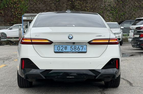 BMW i5 eDrive 40 M Sport — пробег 22 292 км — фото 4 из 5