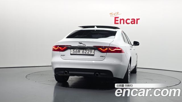 Jaguar XF 25t Portfolio — пробег 80 190 км — фото 4 из 5