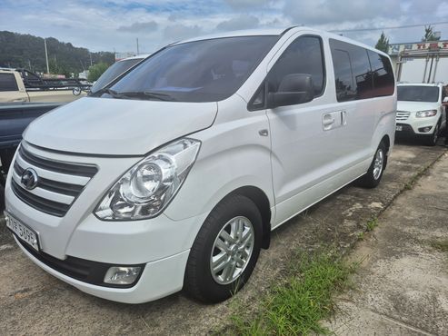 Hyundai Starex 12-Seater Wagon Smart — пробег 160 000 км — фото 1 из 5