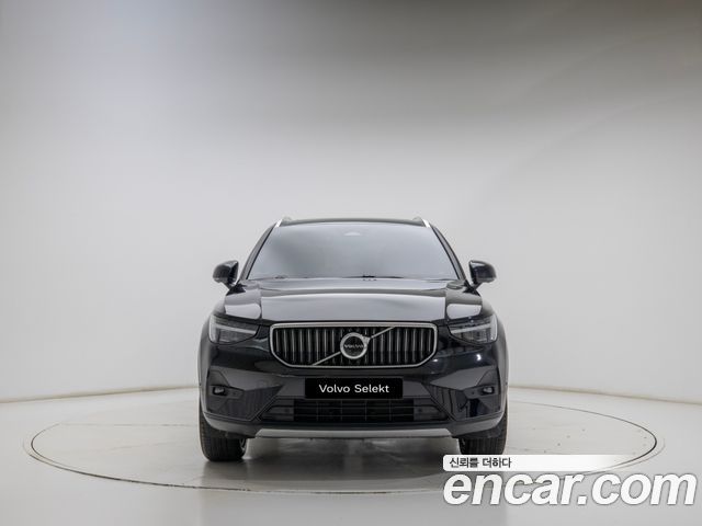 Volvo XC40 B4 Ultra Bright — пробег 7 154 км — фото 3 из 5