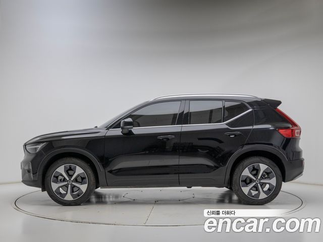 Volvo XC40 B4 Ultra Bright — пробег 7 154 км — фото 4 из 5