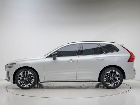 Volvo XC60 B5 Ultra Bright Air Sus — пробег 8 493 км — фото 4 из 5