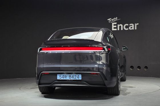 Tesla Model Y L Long Range AWD — пробег 96 км — фото 4 из 5
