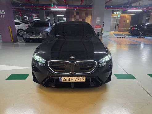 BMW M5 M5 Sedan — пробег 4 000 км — фото 1 из 5