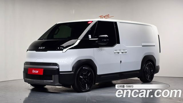 Kia PV5 Cargo Long Range Basic — пробег 3 670 км — фото 1 из 5