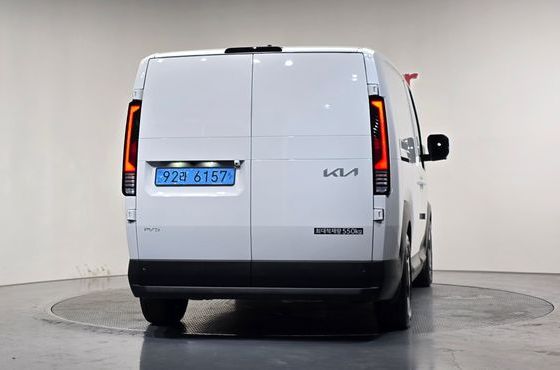 Kia PV5 Cargo Long Range Basic — пробег 3 670 км — фото 4 из 5