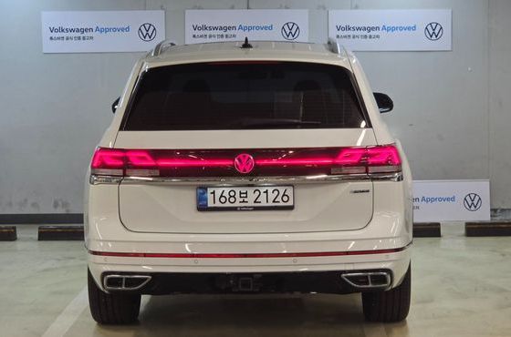 Volkswagen Atlas 2.0 TSI R-LINE 7-Seater — пробег 6 936 км — фото 4 из 5