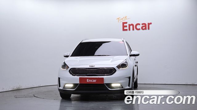 Kia Niro Prestige — пробег 157 392 км — фото 3 из 5