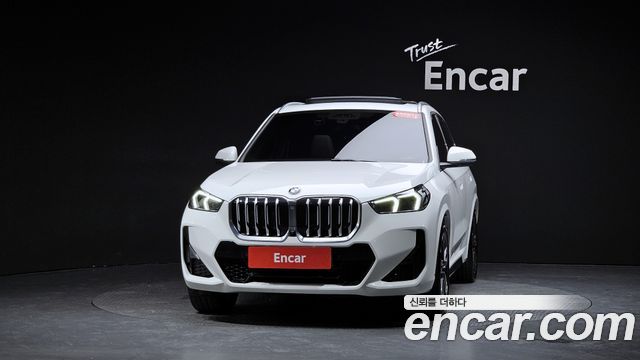 BMW X1 xDrive 20i M Sport — пробег 29 920 км — фото 3 из 5