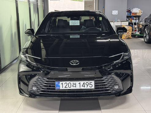Toyota Camry 2.5 XLE Premium Hybrid — пробег 7 км — фото 1 из 5