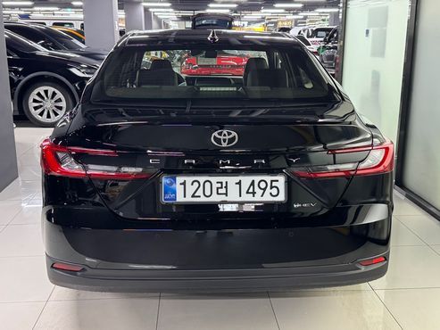 Toyota Camry 2.5 XLE Premium Hybrid — пробег 7 км — фото 3 из 5