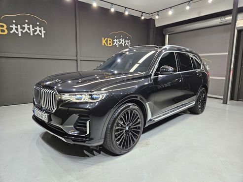 BMW X7 xDrive 40i Design Pure Excellence 7-Seater — пробег 76 892 км — фото 1 из 5