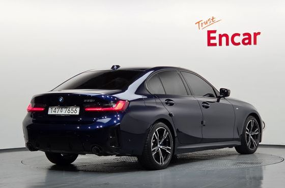 BMW 3-Series 320i M Sport — пробег 8 733 км — фото 2 из 5