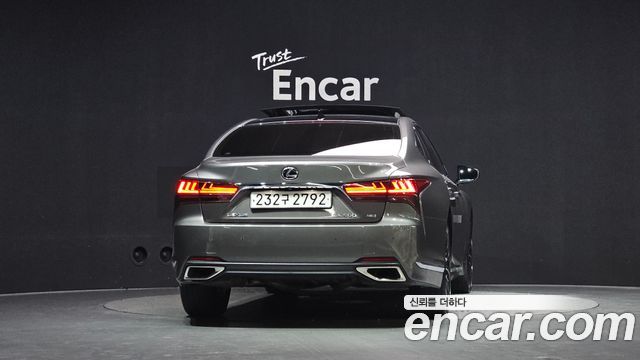 Lexus LS 3.5 Luxury AWD — пробег 147 964 км — фото 4 из 5