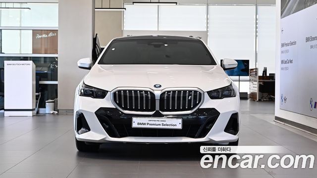 BMW i5 eDrive 40 M Sport — пробег 48 653 км — фото 3 из 5