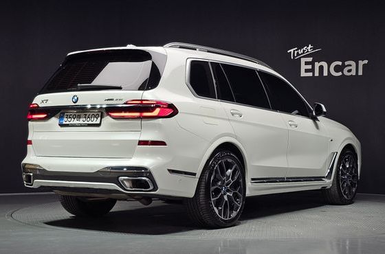 BMW X7 xDrive 40i M Sport 6STR — пробег 13 817 км — фото 2 из 5