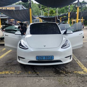 Tesla Model Y Long Range AWD — пробег 101 500 км — фото 1 из 5