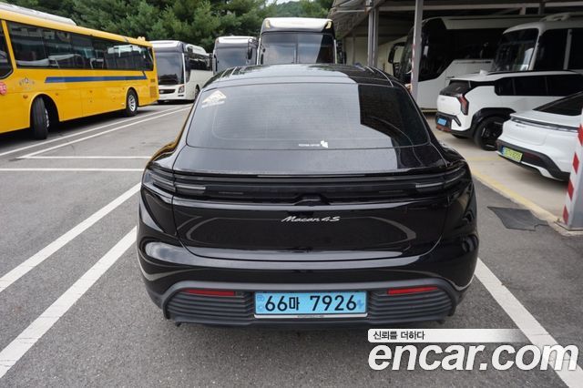 Porsche Macan 4S — пробег 23 800 км — фото 4 из 5