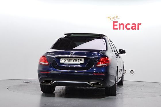 Mercedes-Benz E-Class E350 4MATIC AMG Line — пробег 86 543 км — фото 4 из 5