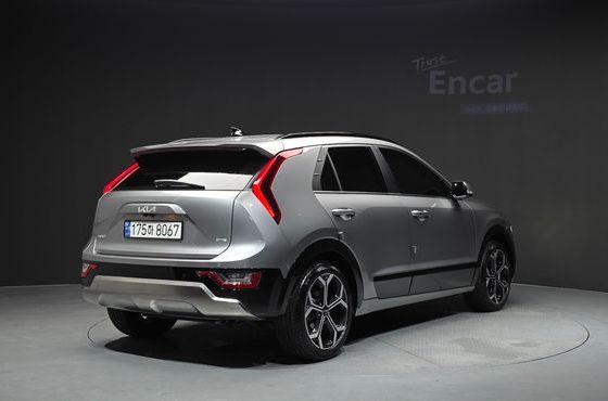 Kia Niro Signature — пробег 16 638 км — фото 2 из 5