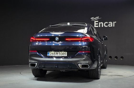 BMW X6 xDrive40i M Sport — пробег 8 120 км — фото 4 из 5