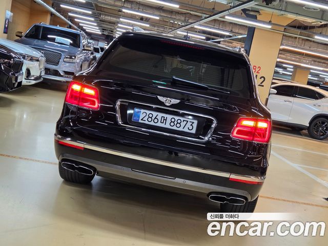Bentley Bentayga 4.0 V8 — пробег 39 500 км — фото 5 из 5
