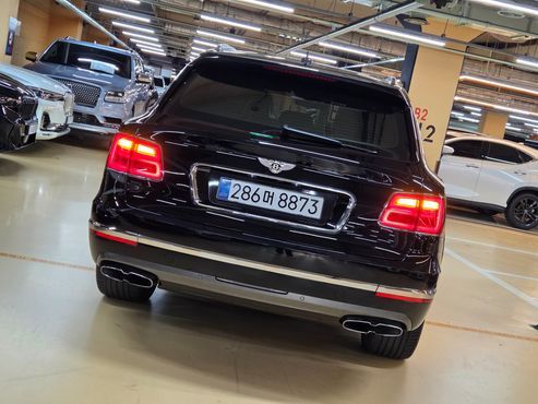 Bentley Bentayga 4.0 V8 — пробег 39 500 км — фото 5 из 5