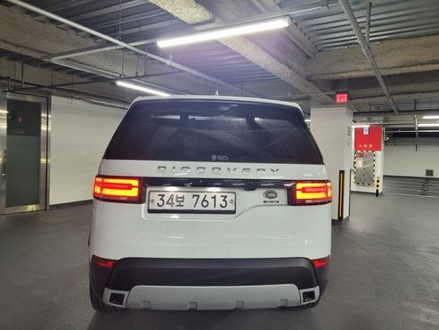 Land Rover Discovery 3.0 TD6 HSE Luxury — пробег 70 000 км — фото 4 из 5