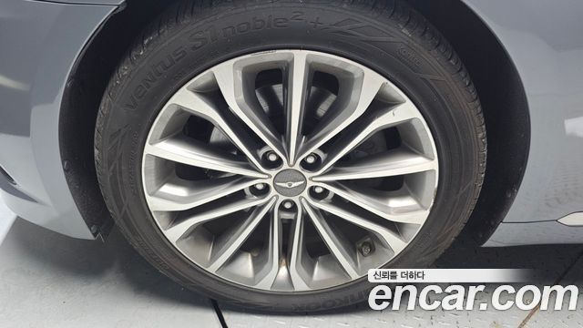 Hyundai Genesis из Кореи Encar