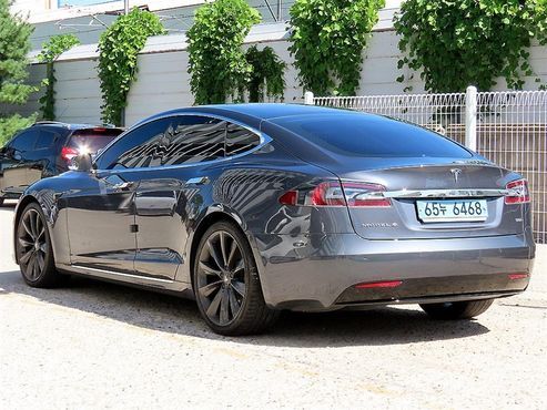 Tesla Model S 90D — пробег 64 536 км — фото 3 из 5