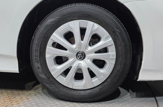 Toyota Prius 1.8 — пробег 72 857 км — фото 5 из 5