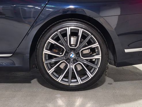 BMW 7-Series 740Li xDrive M Sport Package — пробег 88 026 км — фото 5 из 5