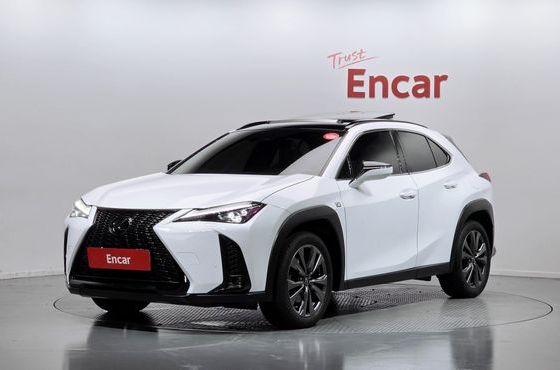 Lexus UX 2.0 F-Sport 2WD — пробег 22 246 км — фото 1 из 5