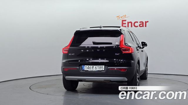Volvo XC40 B4 Inscription — пробег 50 970 км — фото 4 из 5