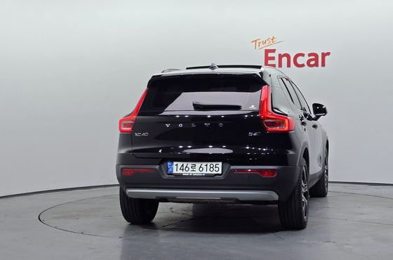 Volvo XC40 B4 Inscription — пробег 50 970 км — фото 4 из 5